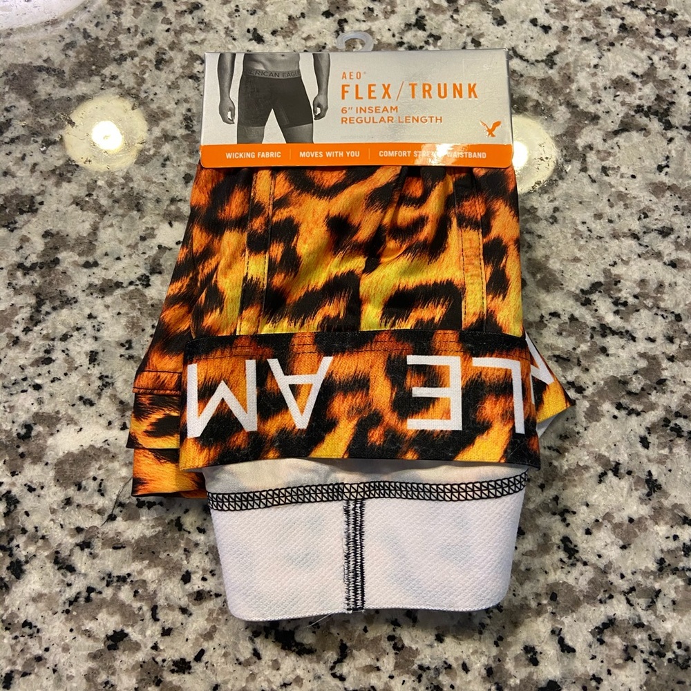 NWT American Eagle Outfitters Flex/Trunk